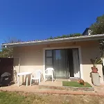 Cosy Studio Garden Cottage
